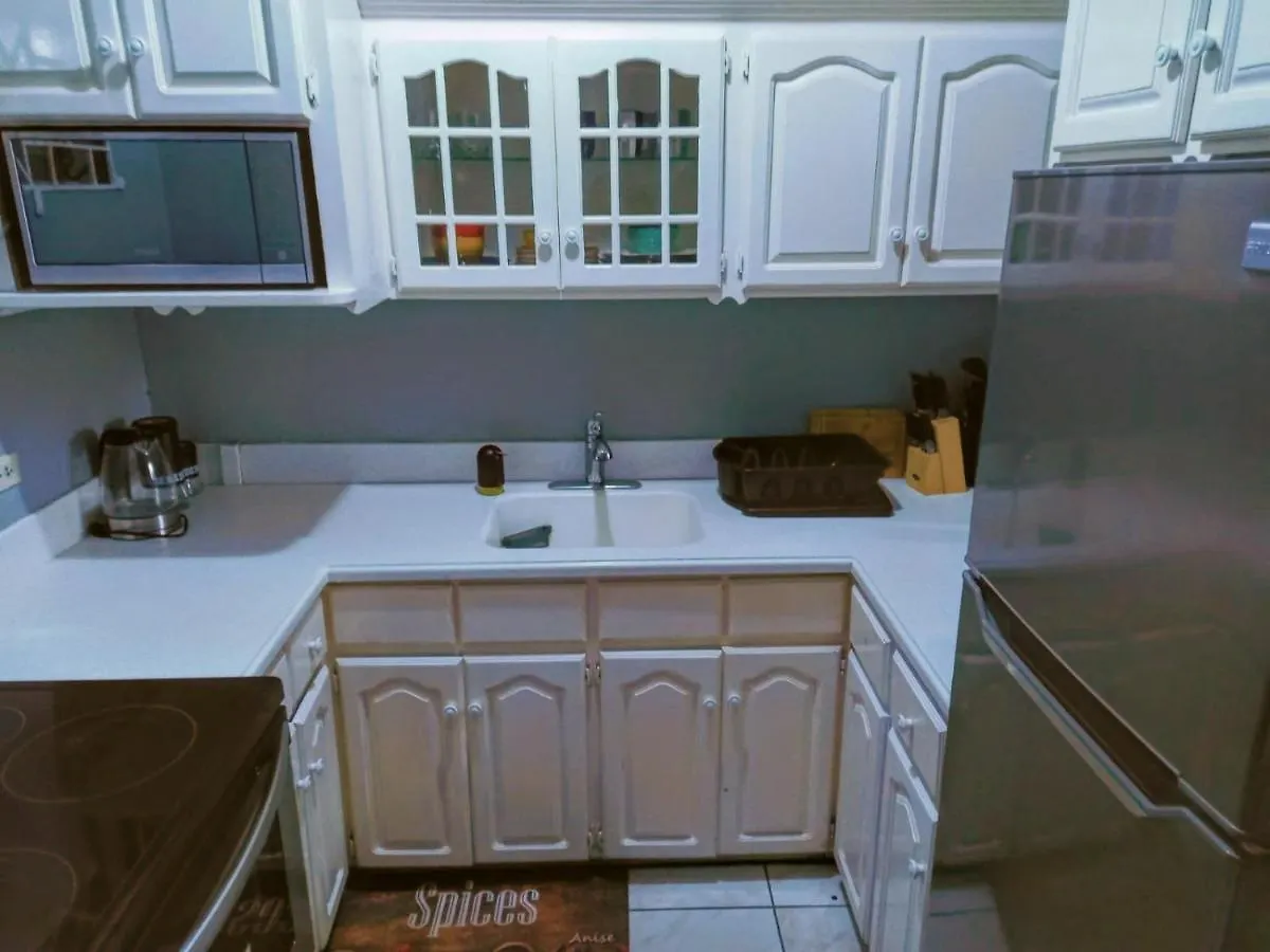 Crystoural Apartment Liguanea Sovereign Apt - 2 Bedrooms, 3 Beds, Host 4 Guest- Kingston!