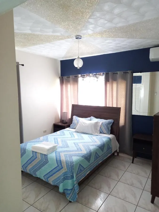Crystoural Apartment Liguanea Sovereign Apt - 2 Bedrooms, 3 Beds, Host 4 Guest- Kingston! Jamaika