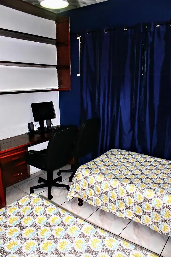 Crystoural Apartment Liguanea Sovereign Apt - 2 Bedrooms, 3 Beds, Host 4 Guest- Kingston! Jamaika