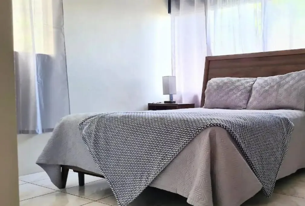 Crystoural Apartment Liguanea Sovereign Apt - 2 Bedrooms, 3 Beds, Host 4 Guest- Kingston! Jamaïque
