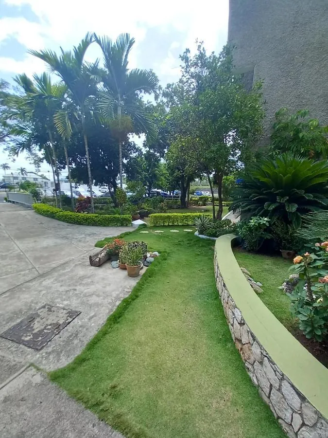 Crystoural Apartment Liguanea Sovereign Apt - 2 Bedrooms, 3 Beds, Host 4 Guest- Kingston! 0*, Kingston