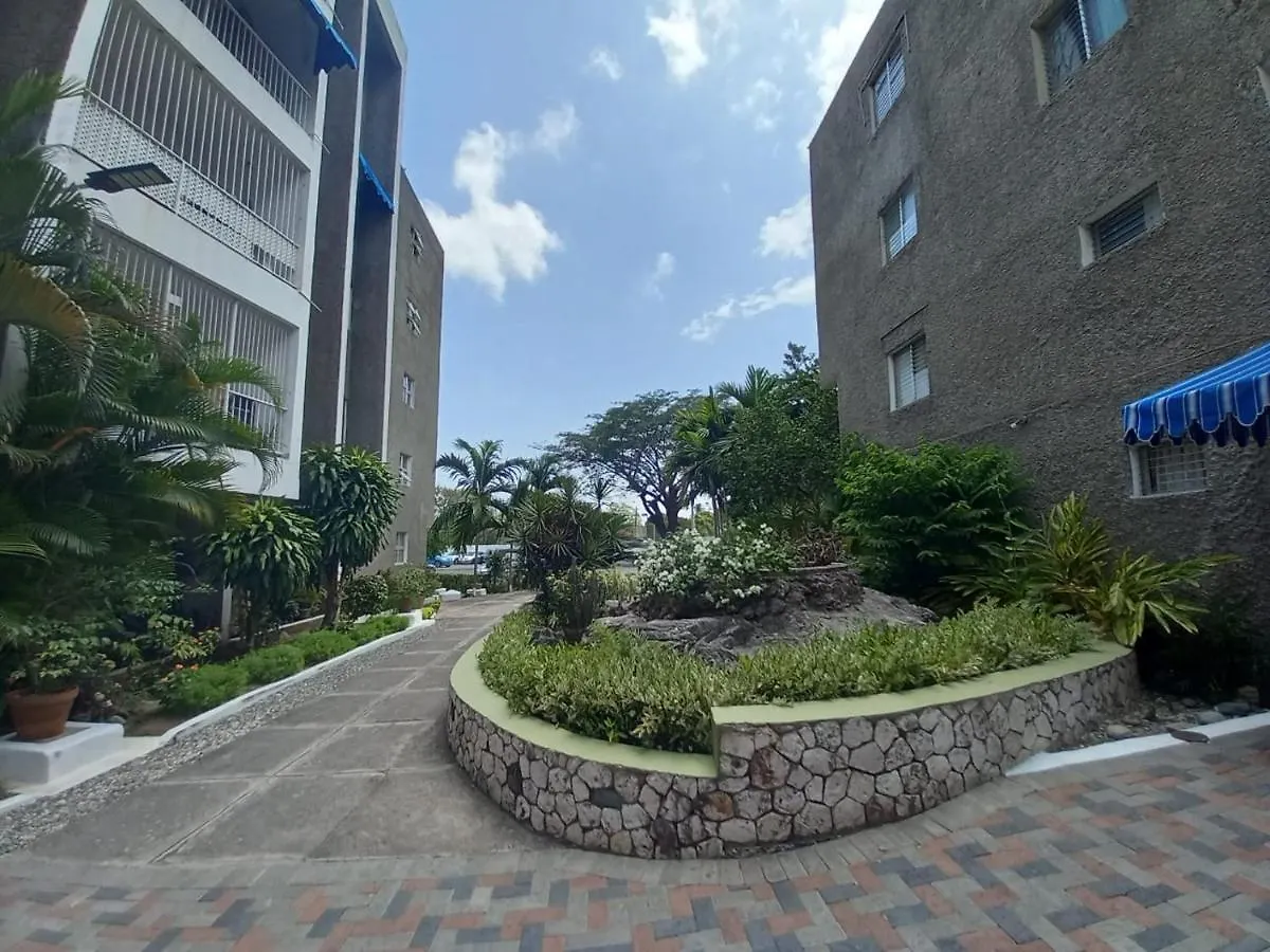 Crystoural Apartment Liguanea Sovereign Apt - 2 Bedrooms, 3 Beds, Host 4 Guest- Kingston! Jamaica