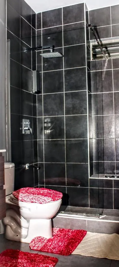 Crystoural Apartment Liguanea Sovereign Apt - 2 Bedrooms, 3 Beds, Host 4 Guest- Kingston! 0*, Kingston